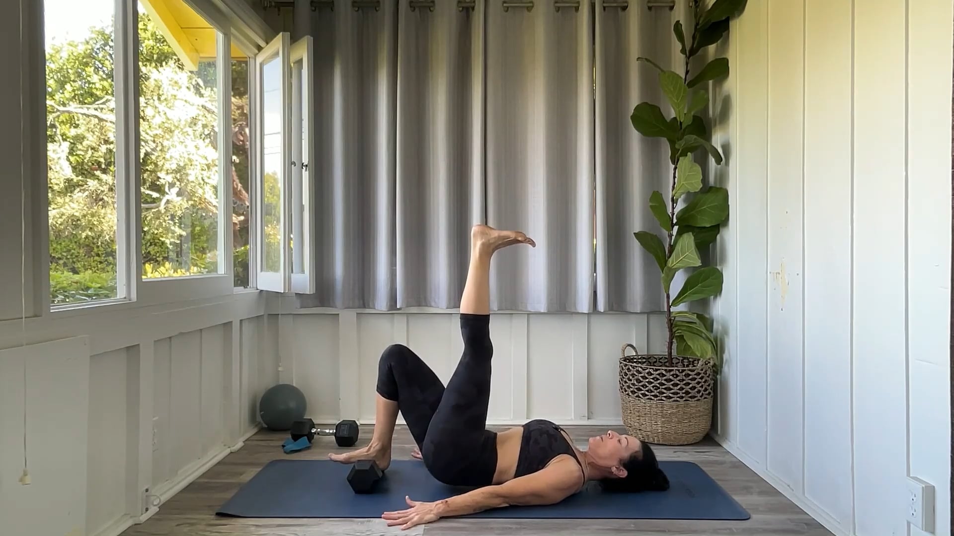 45 min Body Sculpt Legs + Core: Tracy