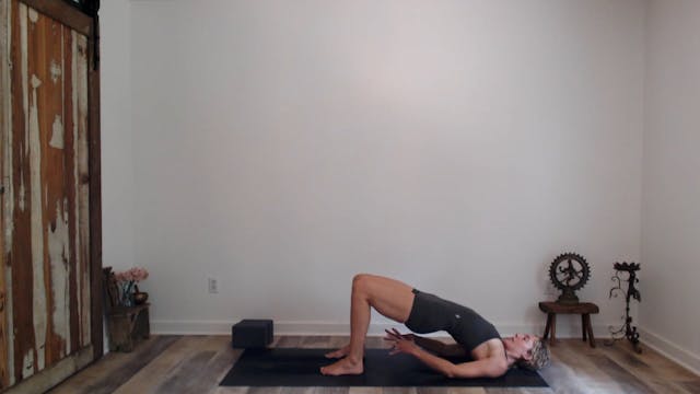 45 min Yogaworks 1/2 w/ Ashley - Buil...