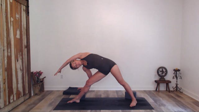 60 Min YogaWorks w/ Ashley - Side Ben...