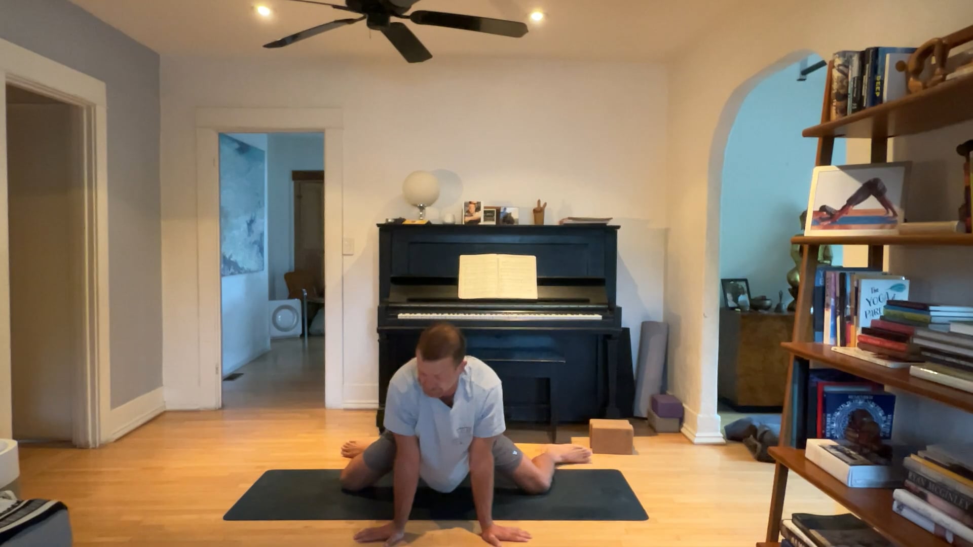 30 min Rise & Shine Vinyasa w/ Vytas ...