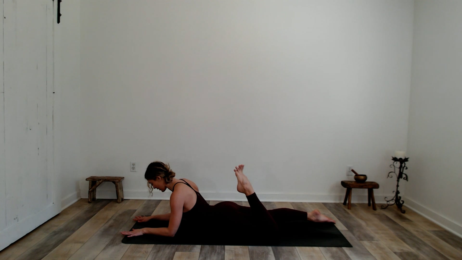 10 min Full Body Flow w/ Ashley