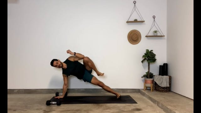 45 min Yoga Sculpt w/ Gustavo - Spicy...