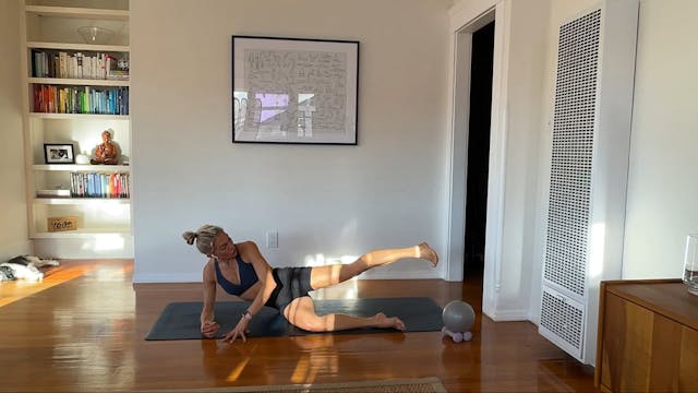 25 min Barre Tone w/ Maya - Side Boot...