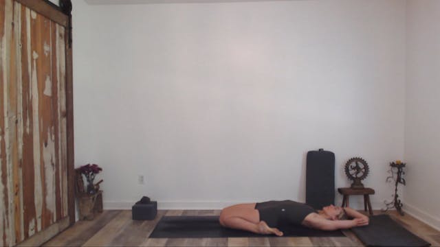 60 Min YogaWorks w/ Ashley - Integrat...