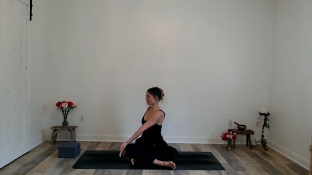 30 min Hatha Yoga w/ Ashley - Soft + ...