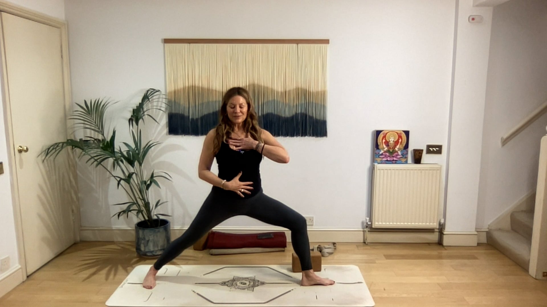 75 min Embrace The Moment Vinyasa Level 2/3: Mia