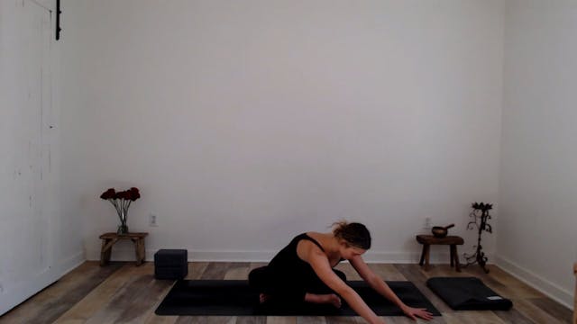 60 min Vinyasa Flow w/ Ashley - Total...