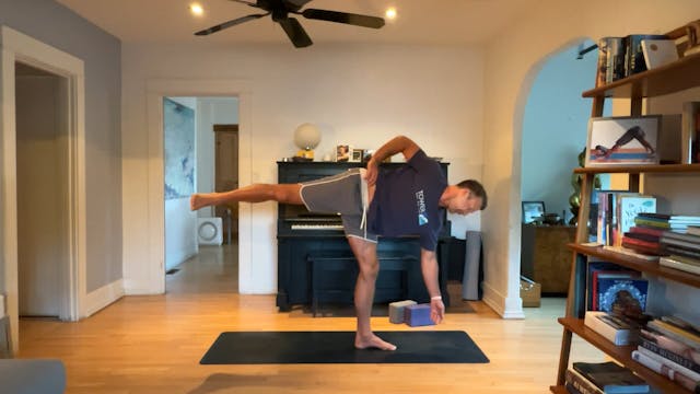 30 min Rise & Shine Vinyasa w/ Vytas ...
