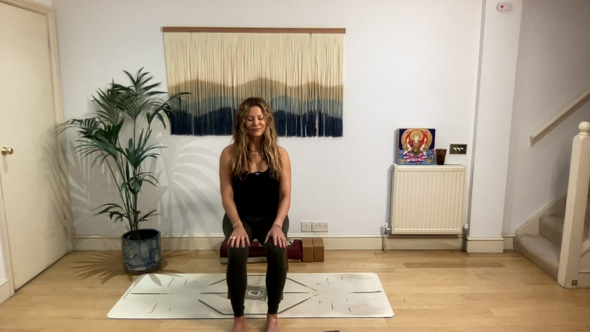 10 min Power Of Love Meditation: Mia