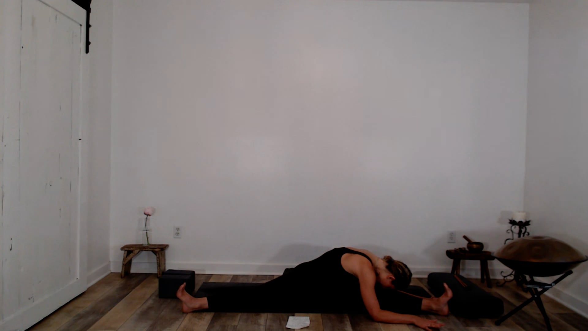 30 min Hatha Yoga w/ Ashley - Flower Full Moon in Scorpio 05/12/2025