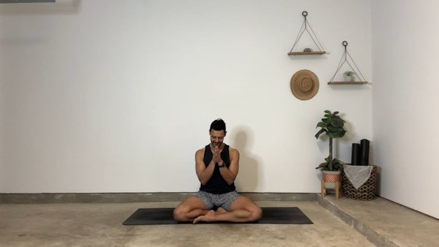 15 min Chakra Balancing Meditation w/ Gustavo