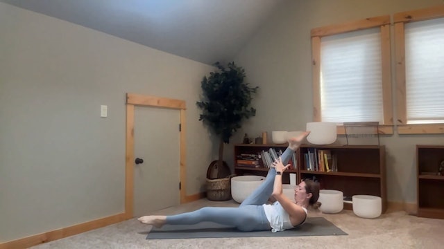 15 min Morning Stretch w/ Becky – Shoulders, Hamstrings, & Core – 6/15/2023