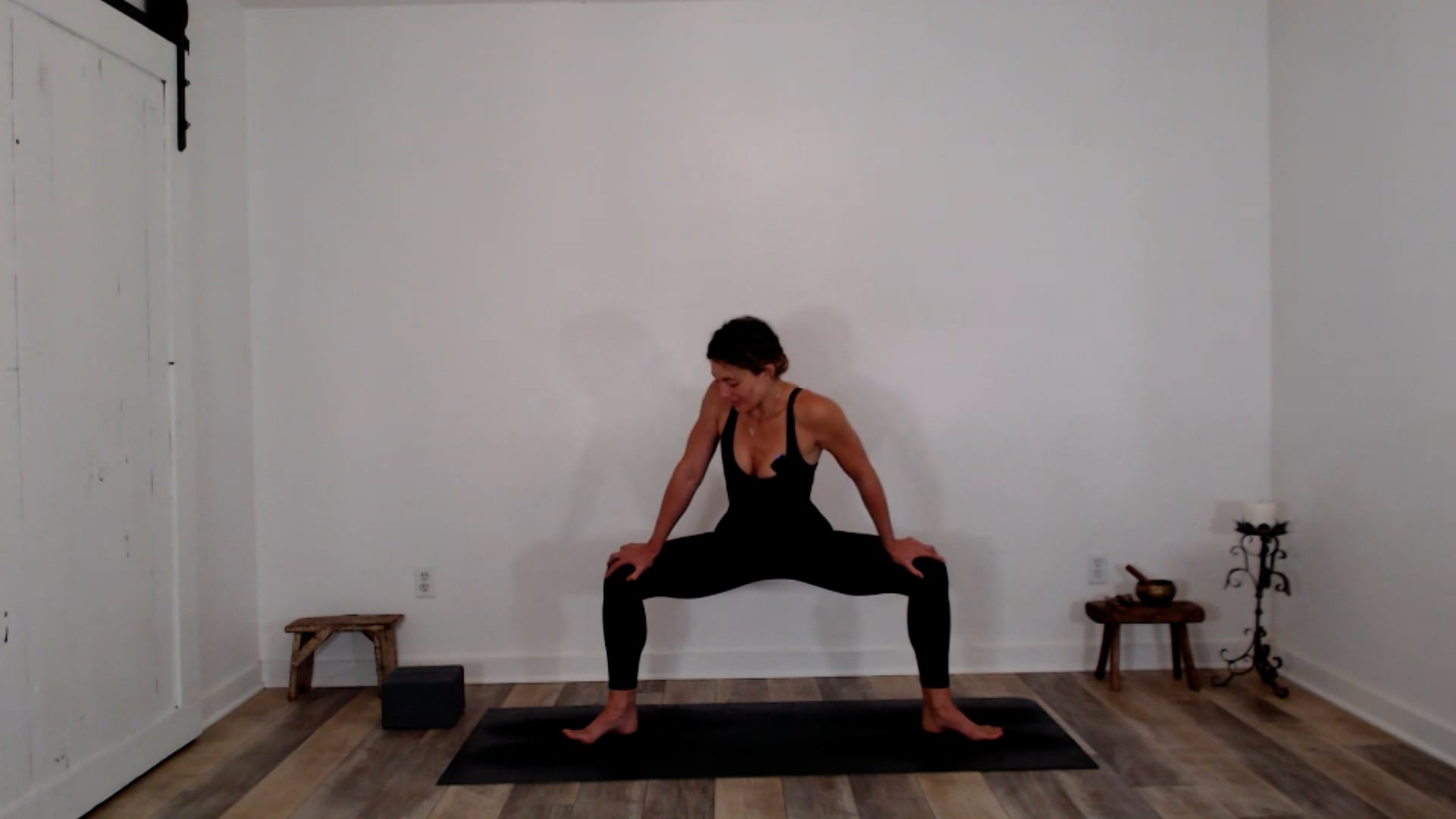 60 min Vinyasa Flow w/ Ashley - Get B...