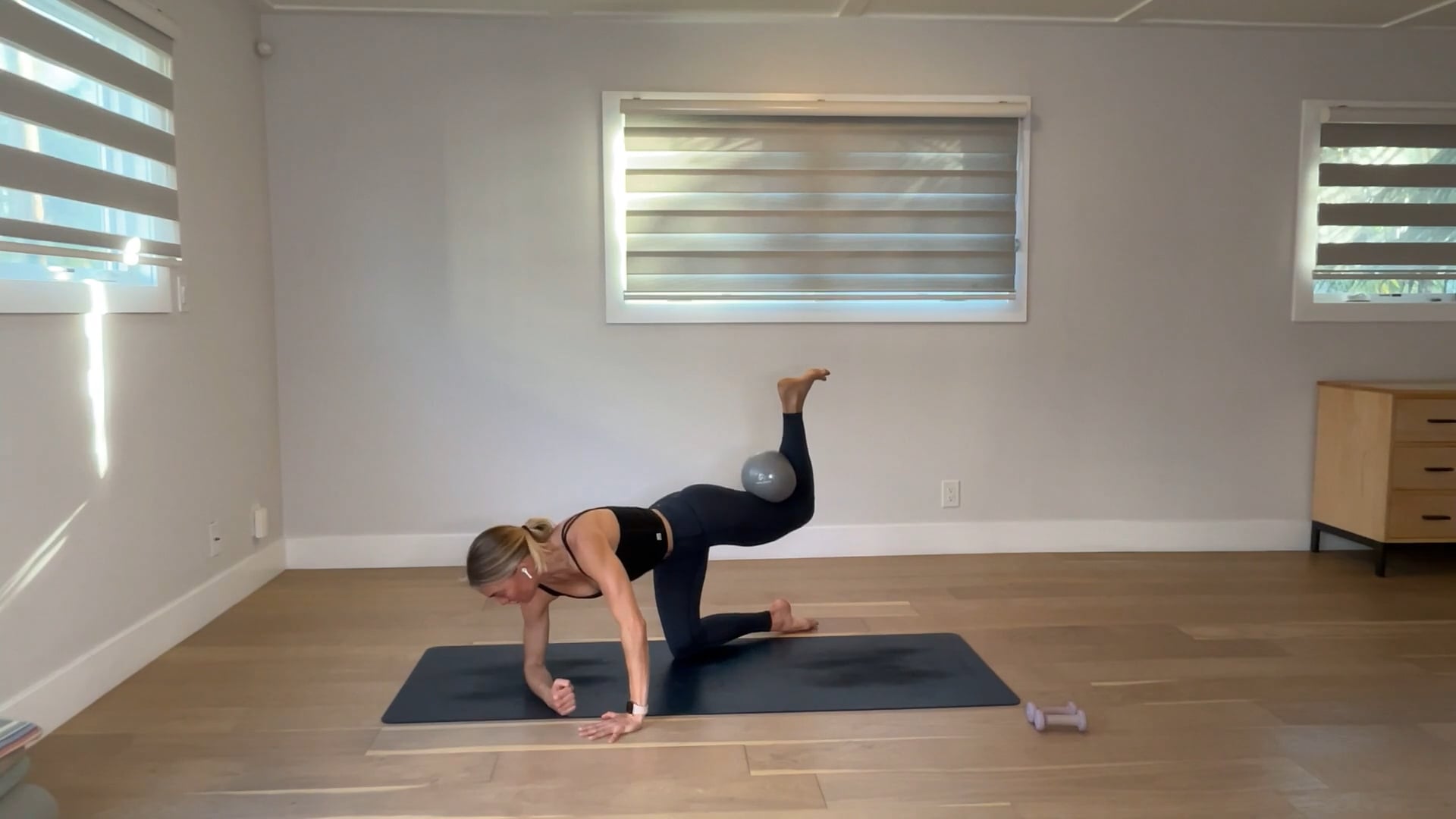 25 min Barre Tone w/ Maya - 1/5/25