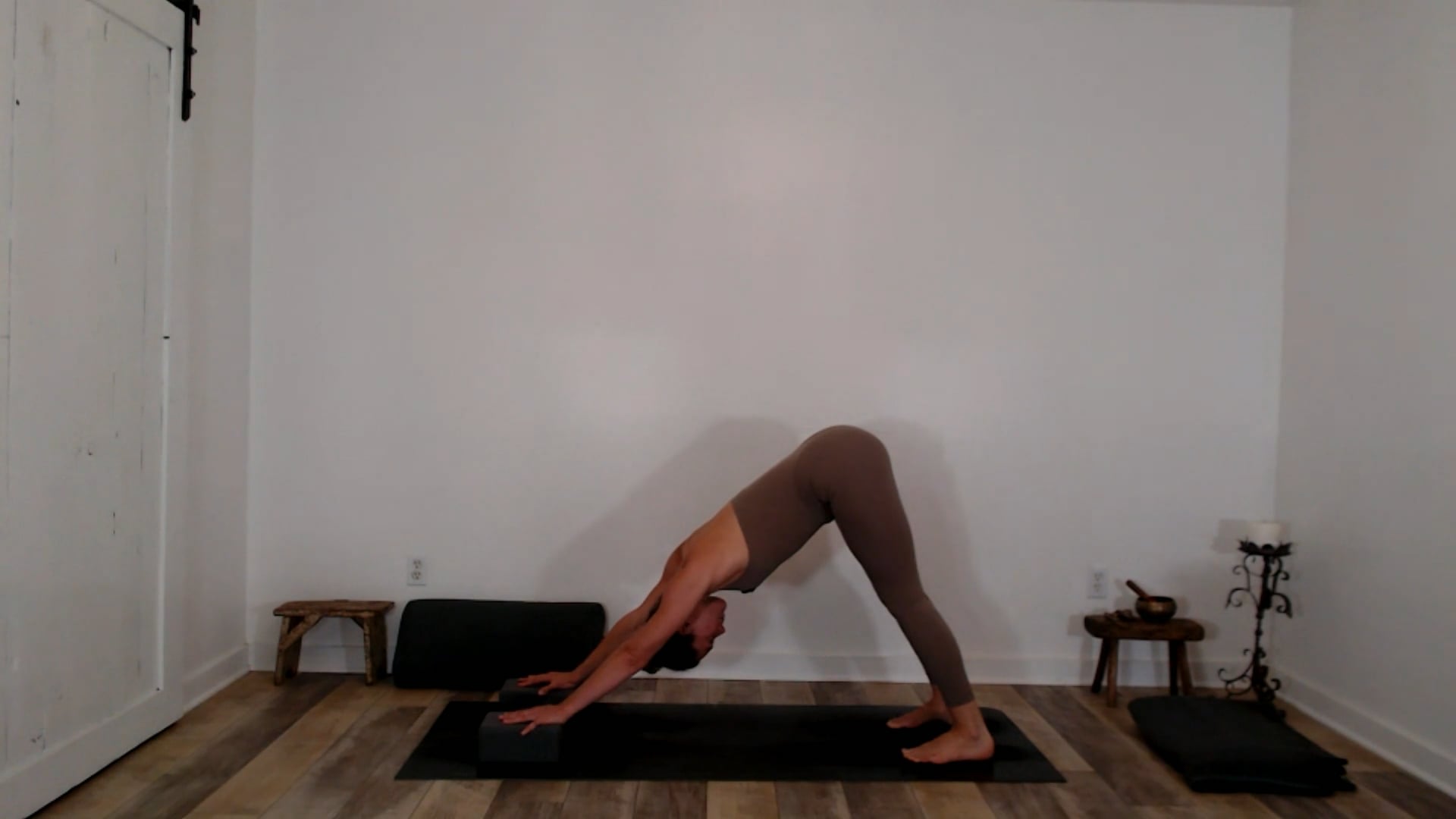 60 min  Stretch and Unwind w/ Ashley - Inner + Outer Balance 05/18/2025