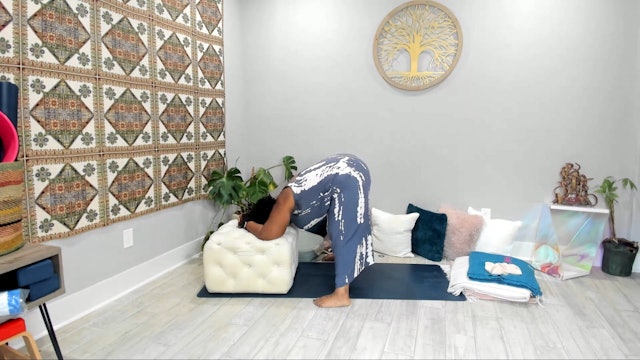 30 min. Restorative Yoga w/ Tamika – Ease away the day 7/25/23