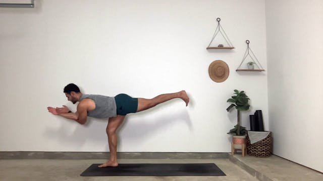 30 min Vinyasa Flow 2-3 w/ Gustavo - ...