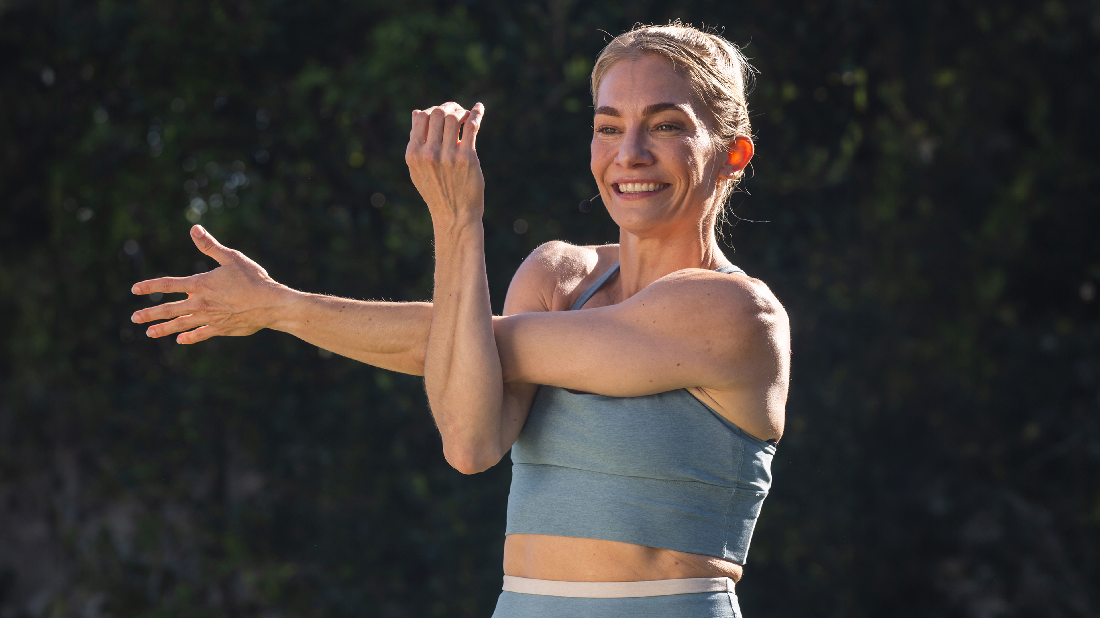 5 min Tight and Toned Arms w/ Maya