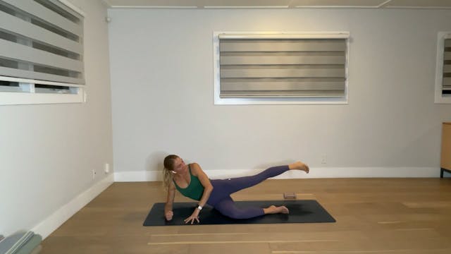30 min Barre Tone w/ Maya - 11/11/25