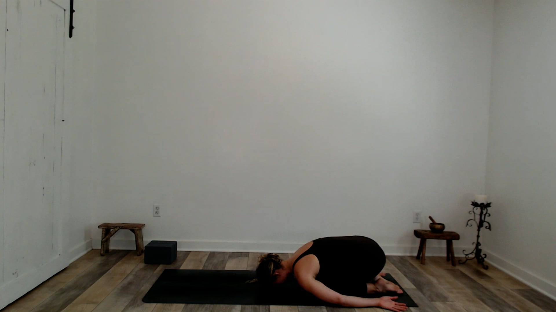 60 min Vinyasa Flow w/ Ashley - Easy Stretch, Easy Flow 04/08/2025