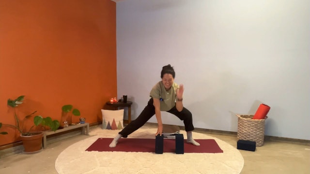 45 min Hatha Yoga 1-2 w/ Elena – Hello Hips! 4/24/24
