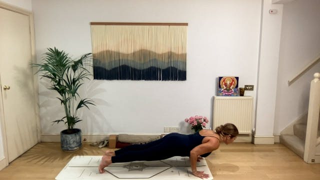 75 min Vinyasa Flow level 2/3 w/ Mia ...