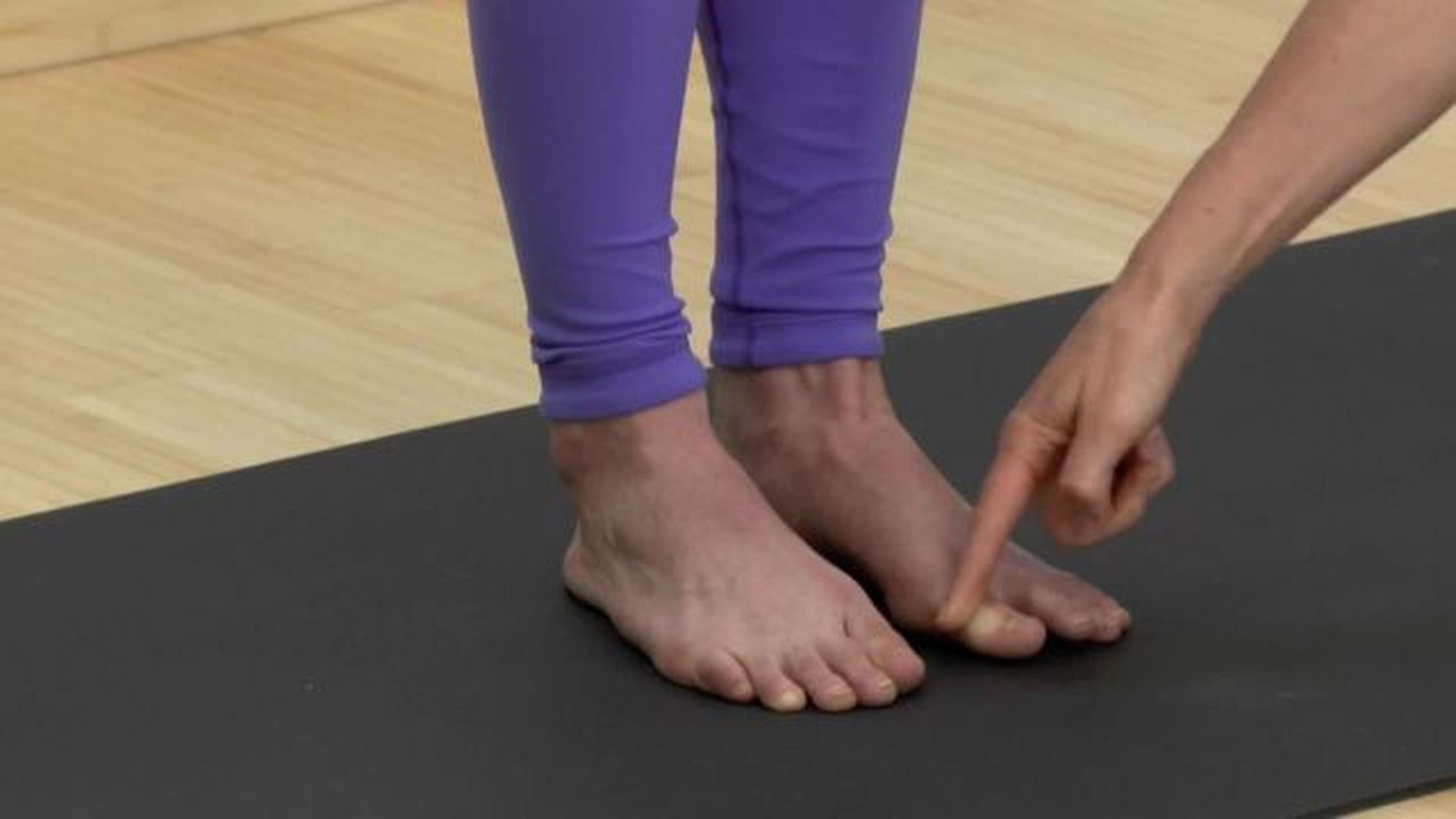 5 minute Yogi Feet Course - YogaWorks