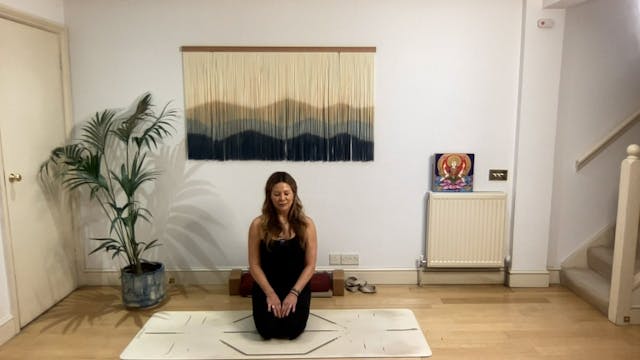 10 min Lighten Up Meditation: Mia