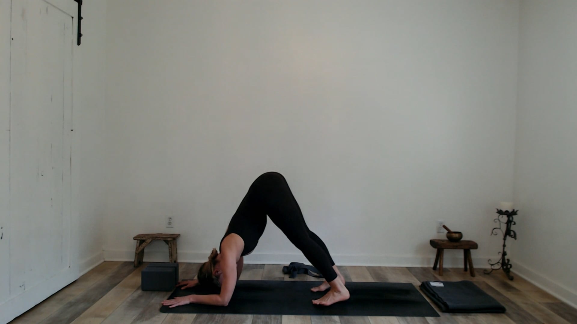 30 min Hatha Yoga w/ Ashley - Ground ...