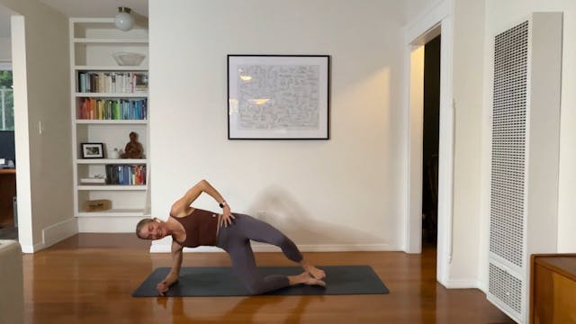 25 min Barre Tone w/ Maya - 12/14/23