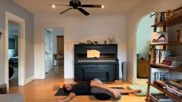 30 min Yin & Restorative w/ Vytas - N...