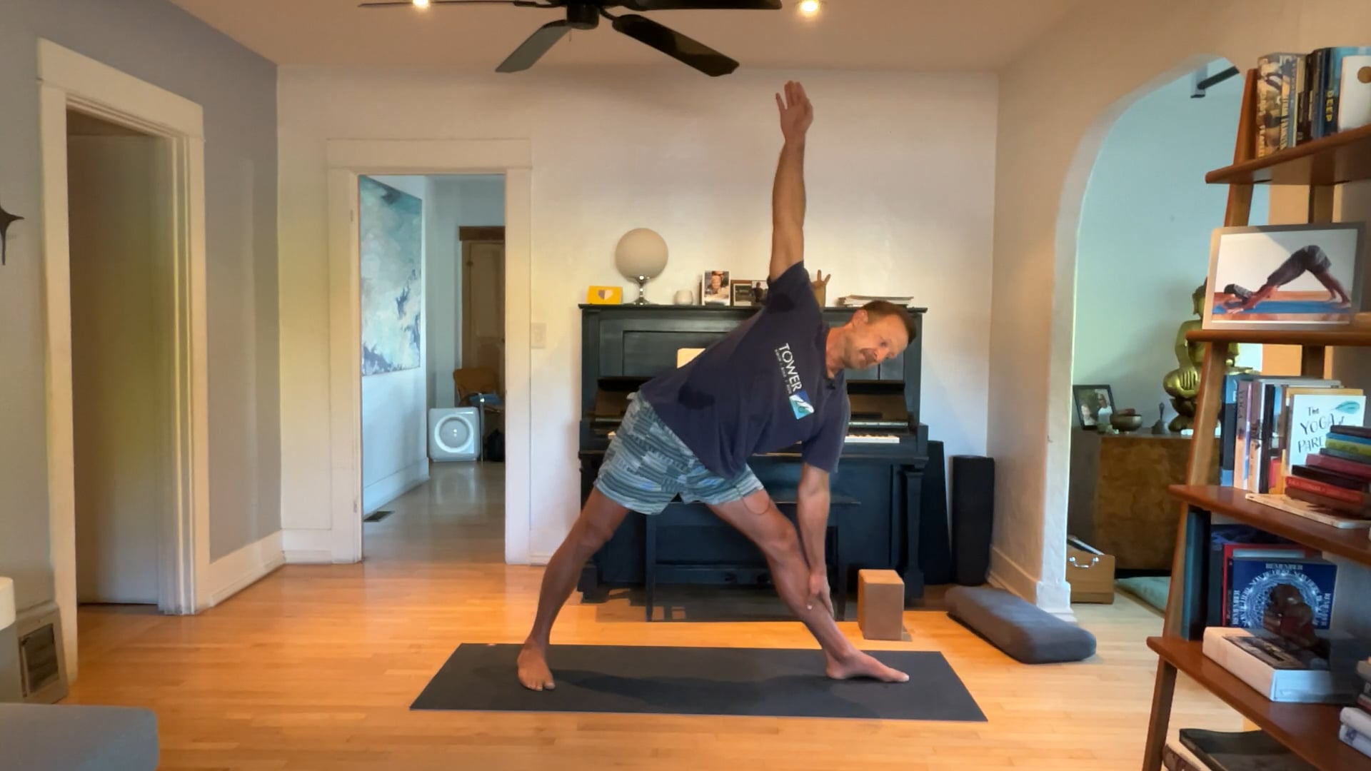 30 min Rise & Shine Vinyasa w/ Vytas ...