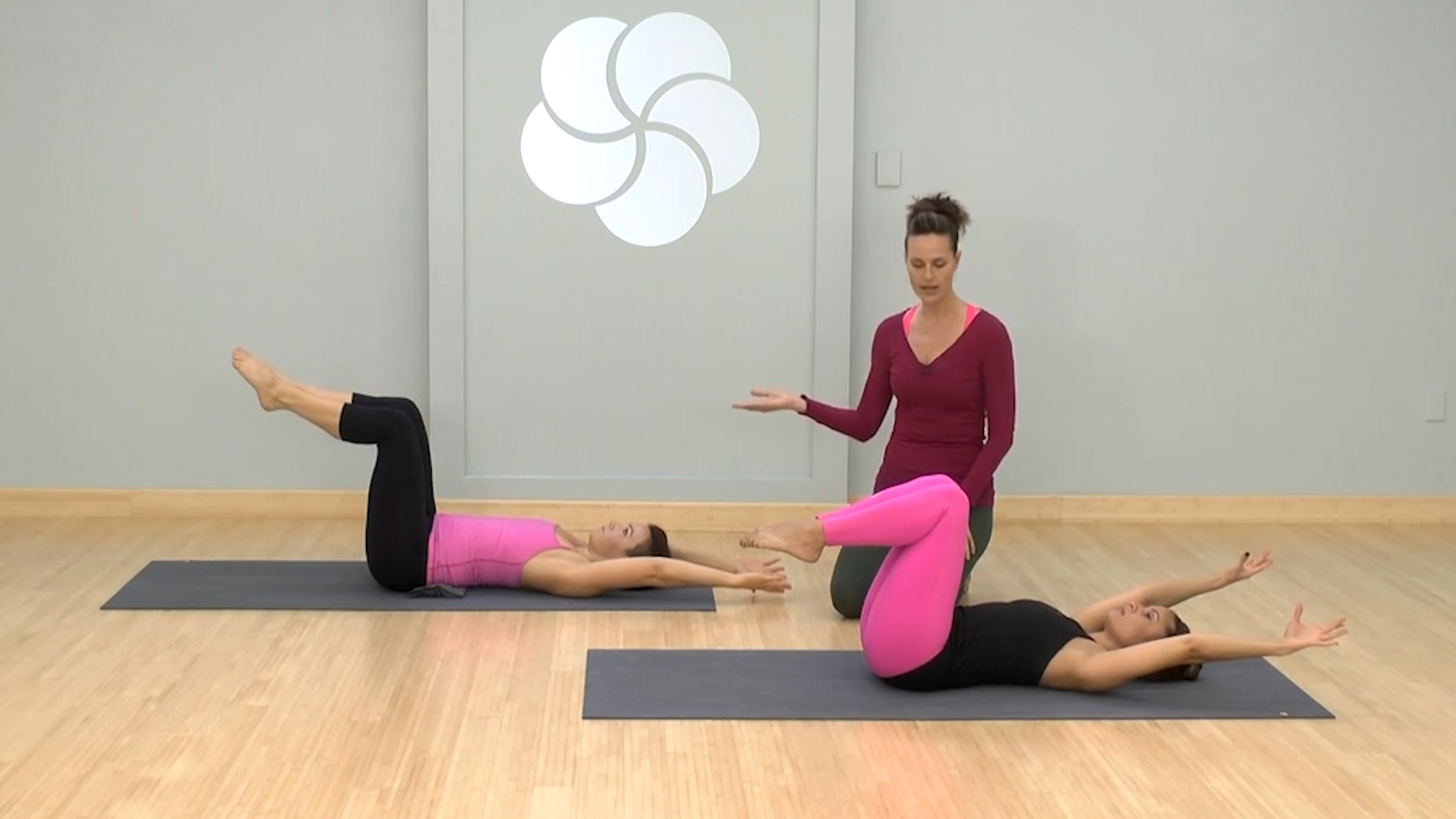 20 min Pilates Abs for Lunch w/ Jolette