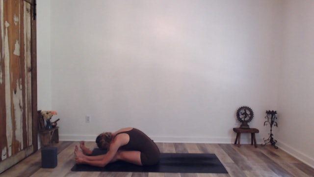 60 min YogaWorks w/ Ashley – Slow and Unhurried – 06/07/2023