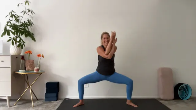 30 min Hands FREE Vinyasa Flow: Jesse