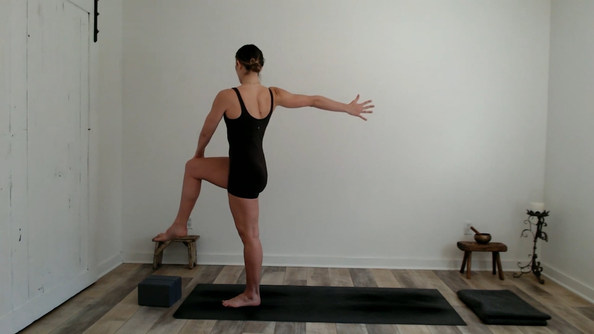 60 min Vinyasa Flow w/ Ashley - Notic...