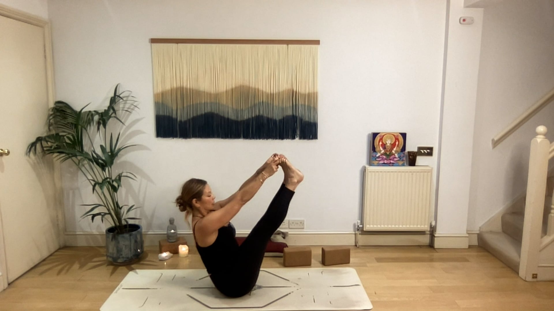 60 min Vinyasa Flow level 2/3 w/ Mia ...