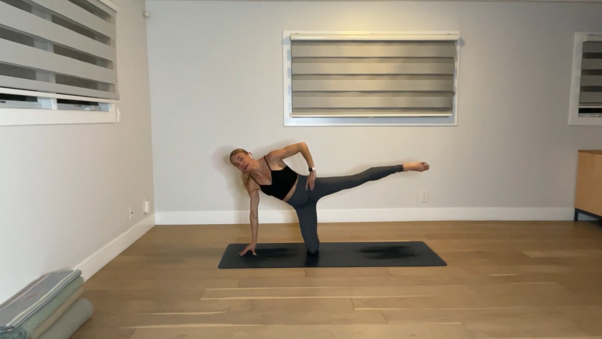 30 min Barre Tone: Maya