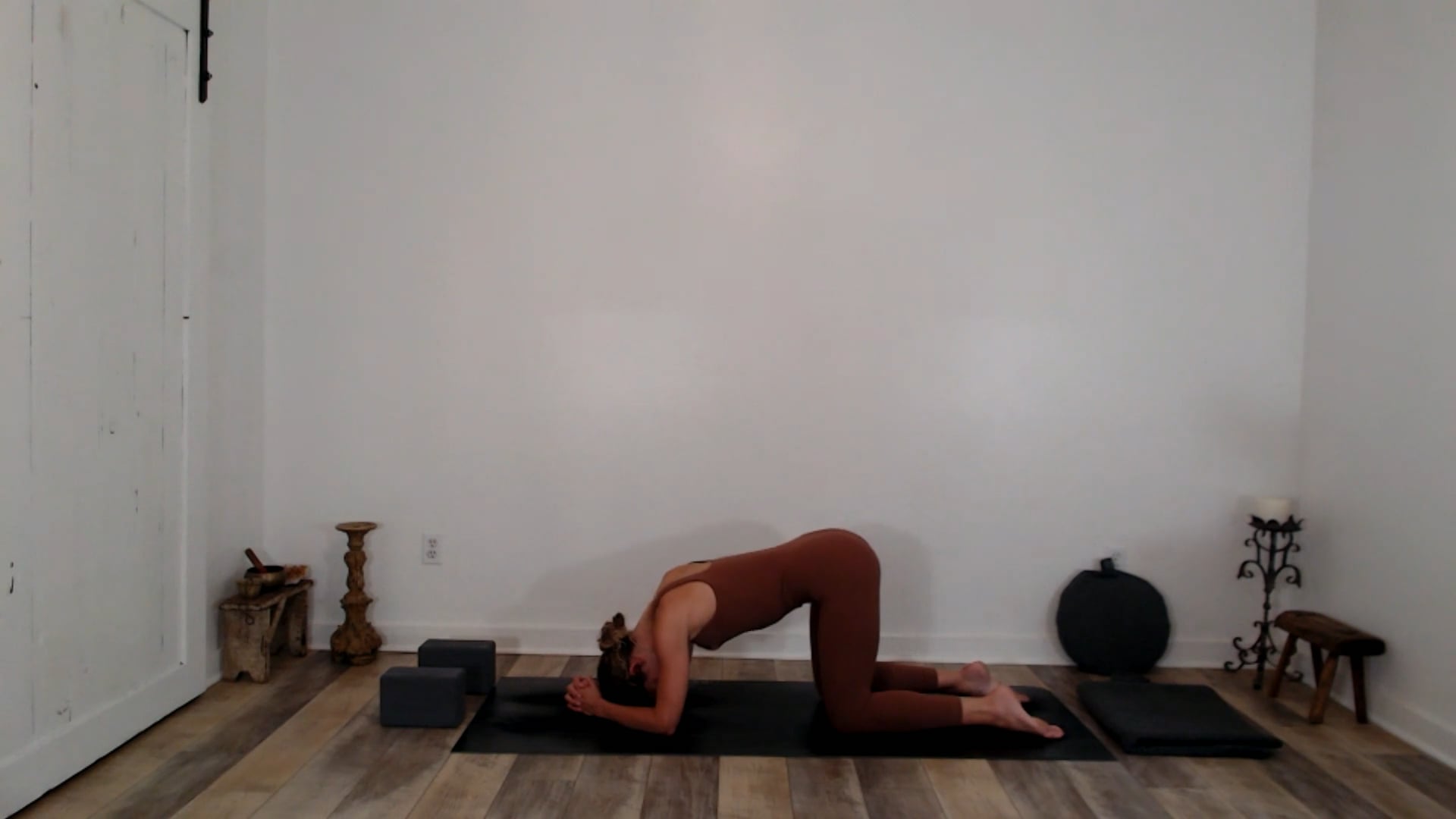 LIVE: 6am PST Hatha Yoga w/ Ashley - Monday