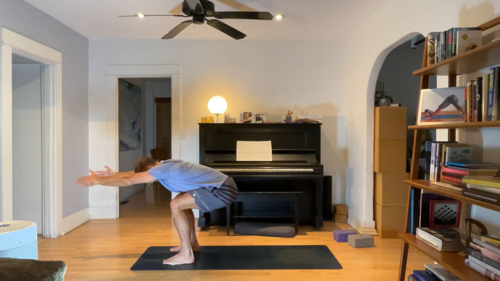 30 min Rise & Shine Vinyasa : Vytas
