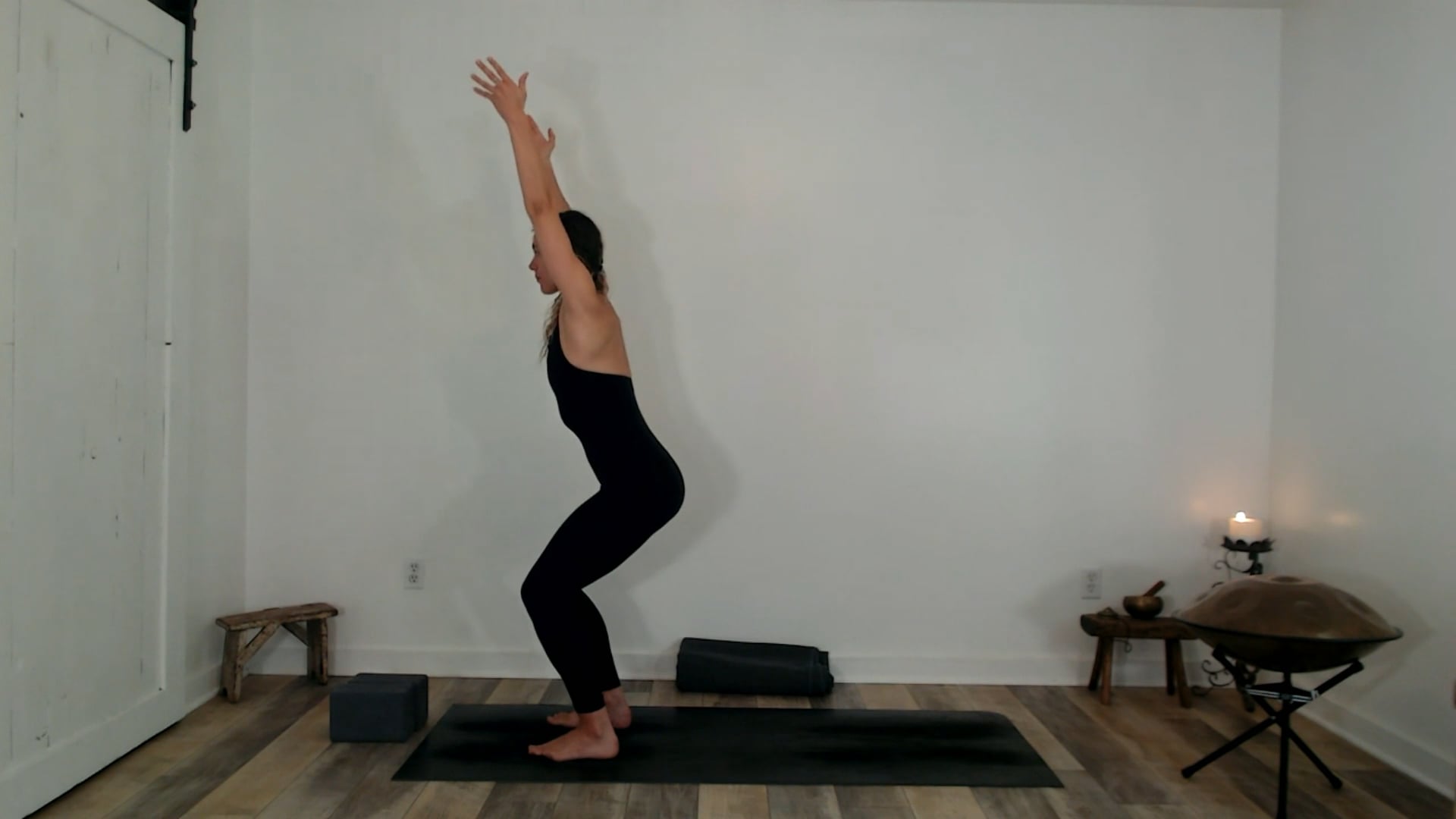 30 min  Hatha Yoga w/ Ashley - Breath as Boundary 06/23/2025