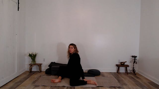 60 min Gentle Yin & Restorative w/ As...