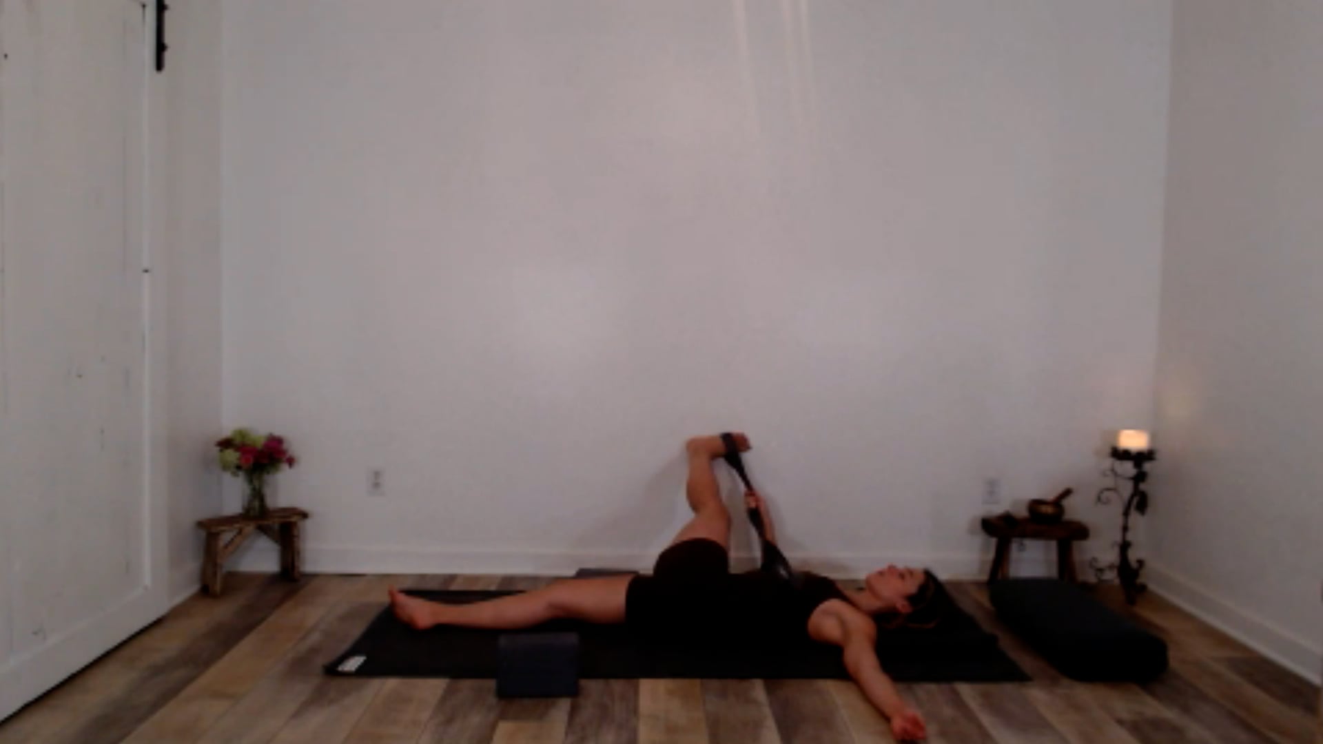 60 min Stretch and Unwind w/ Ashley -...