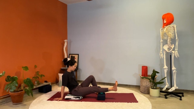45 min Therapeutic Yoga w/ Elena - Tu...