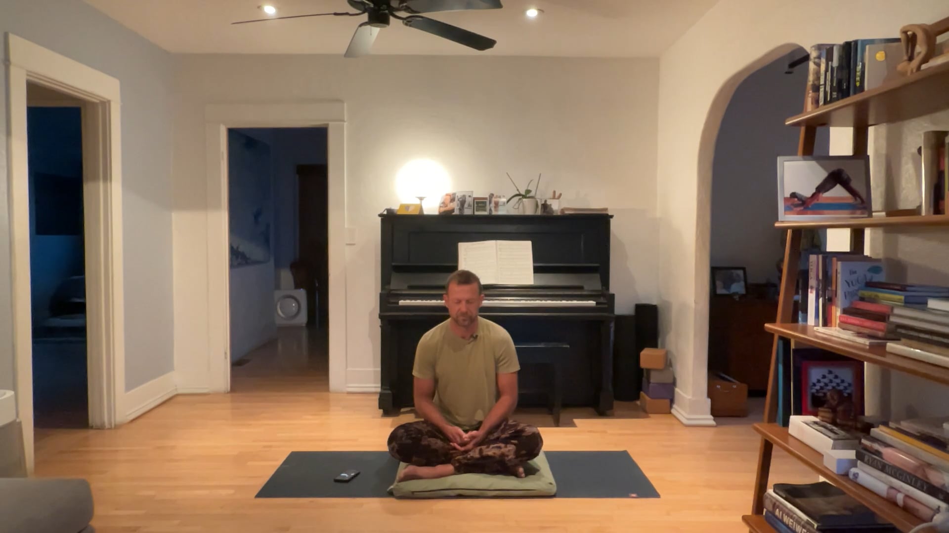 30 min Rise & Shine Vinyasa w/ Vytas ...