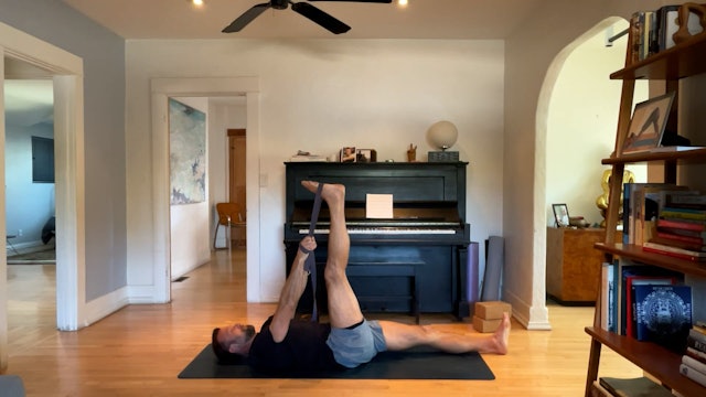 15 min Floor Yoga Reset w/ Vytas