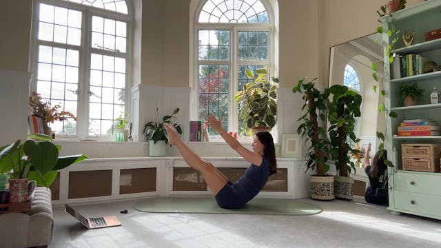 40 min Pilates w/ Georgia - Whole Bod...