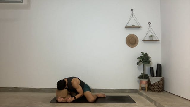 30 min Slow Flow w/ Gustavo - Happy S...