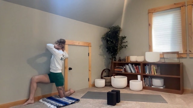 15 min Morning Stretch w/ Becky – Stretch & Mobilize Spine & Quads – 8/3/2023