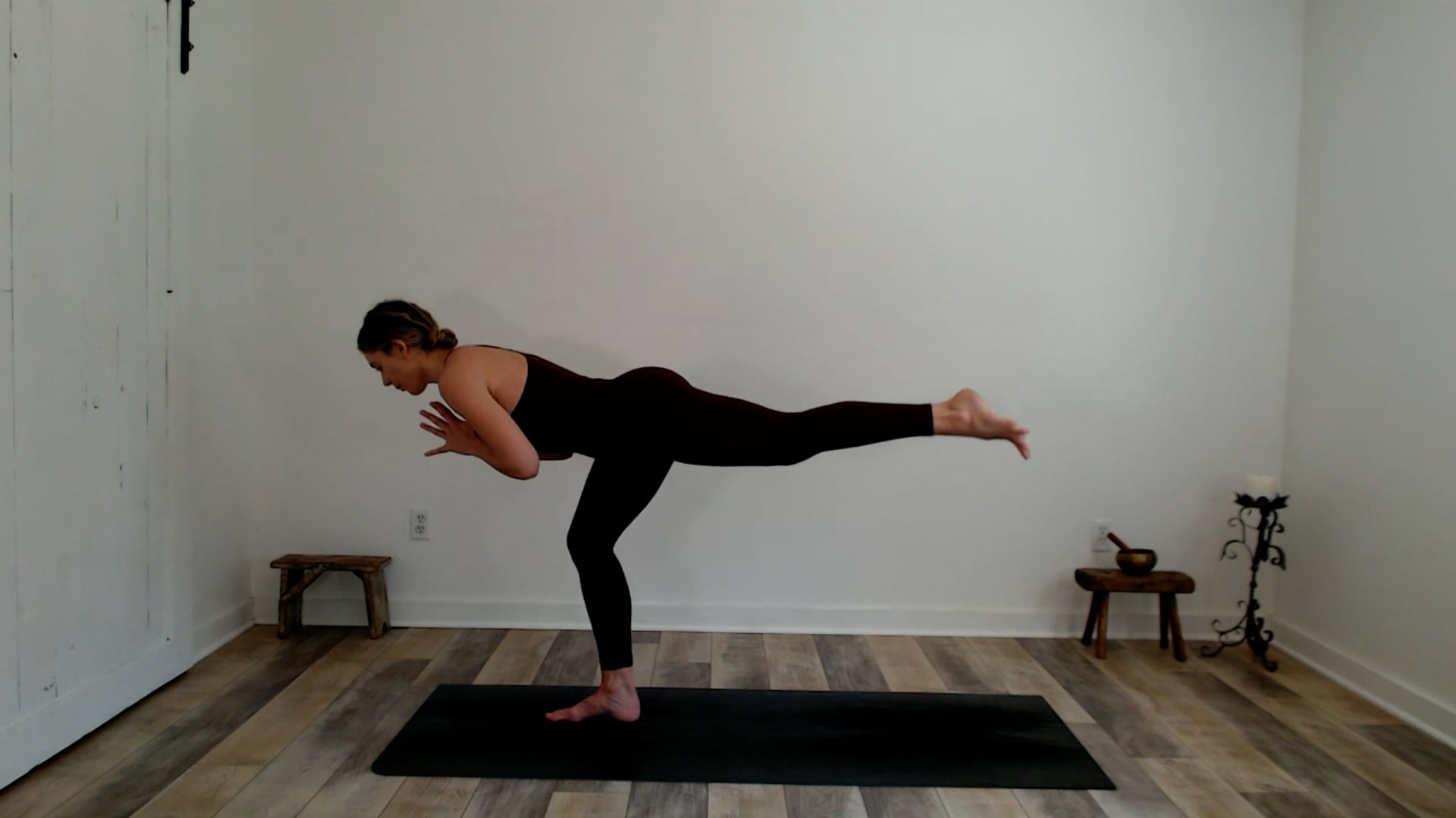 10 min Yoga HIIT-inspired Flow w/ Ashley